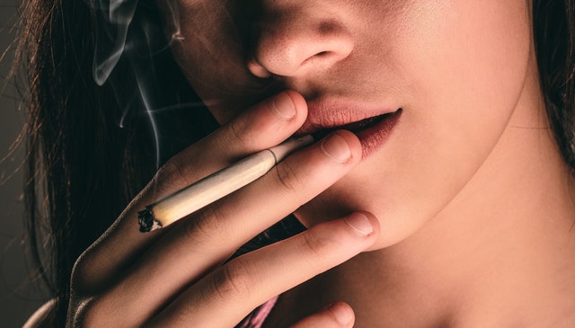 Heavy smoking could damage your vision