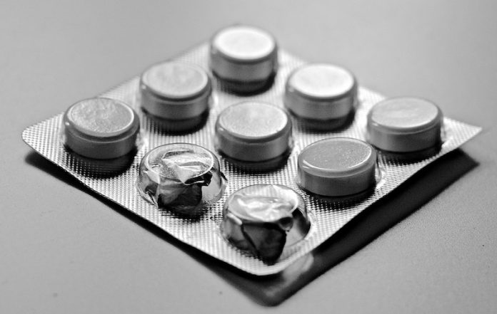 Friends and family, not doctors, may mainly contribute to opioid misuse