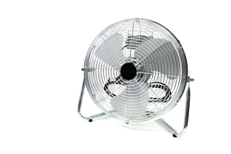 is-it-safe-to-use-an-electric-fan-for-cooling