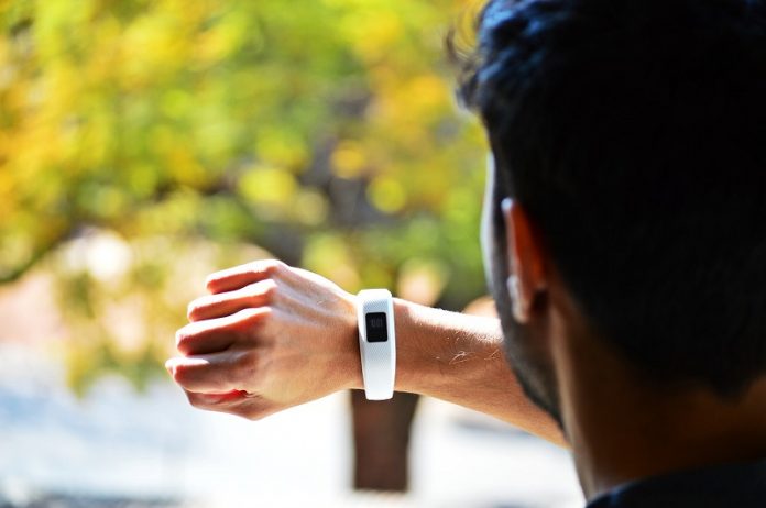 It’s time for smart fitness trackers to smarten up