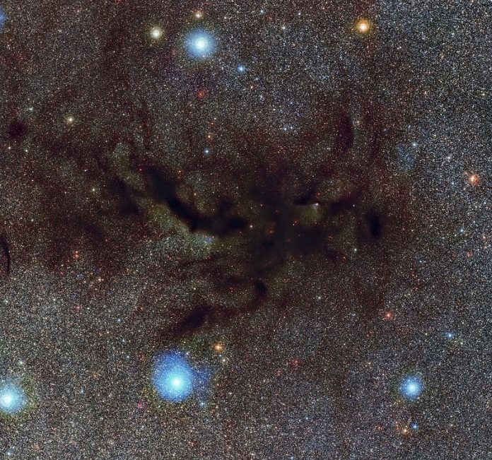Astronomers observe how two suns collect matter in a binary system