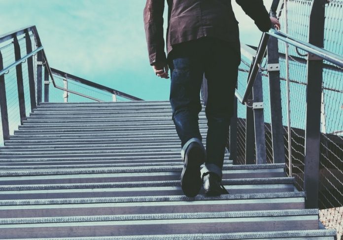 Slower walkers have older and bodies and brains at 45