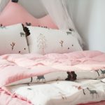 Feather-filled bedding might harm your lungs
