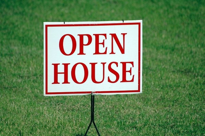 Should you buy or sell a house during the pandemic