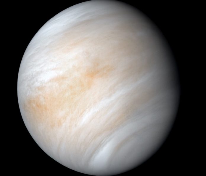 Sign of life in Venus' cloud