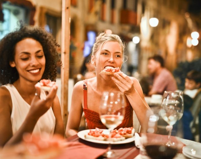 These two common eating habits can make you gain too much weight