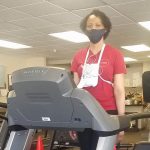 While mopping, young mom’s heart tore