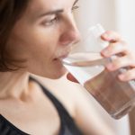 Drinking water instead of diet soda can help lose weight