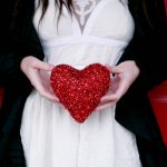 Heart attack symptoms every woman needs to know