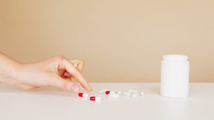Antibiotics used in midlife linked to cognitive decline in women
