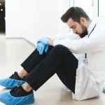 Healthcare workers have higher risk of suicide, study finds