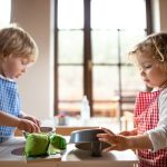 Positive childhood relationships linked to better mental health in adulthood