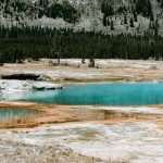 Did life begin in giant soda lakes? New clues from ancient waters