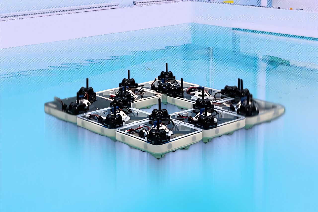 knowridge.com - Knowridge - MIT's tiny robot boats can join together to build floating bridges and platforms