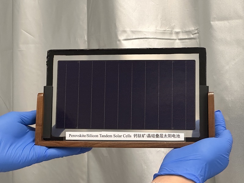 knowridge.com - Knowridge - Scientists build world's first commercial-size indium-free tandem solar cell